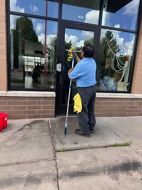 Commercial window cleaning service in Roseville MN