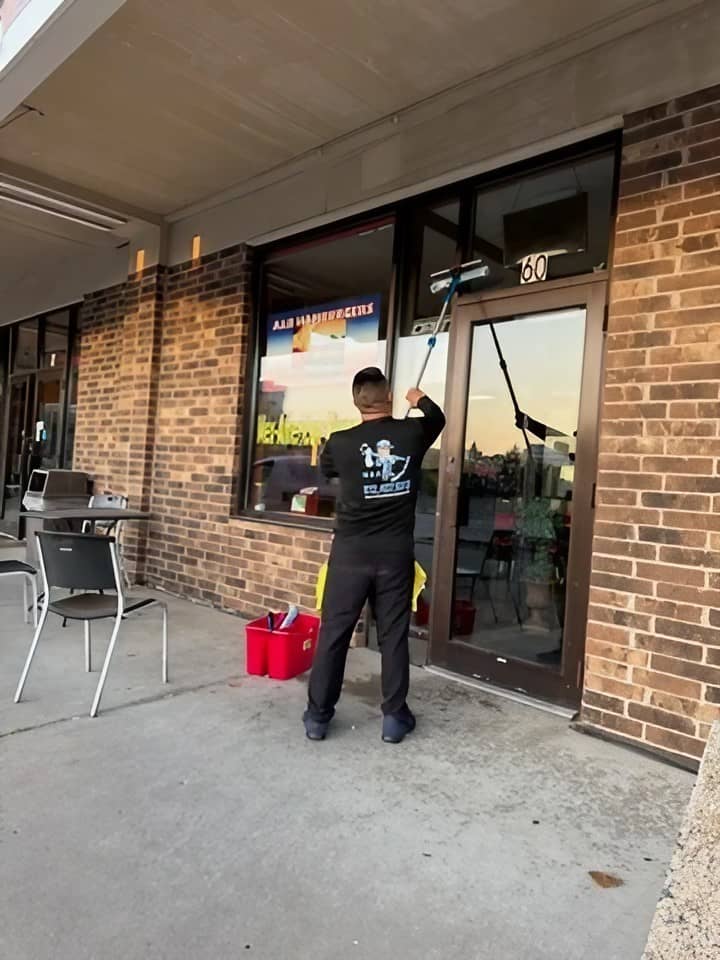 Restaurant window cleaning service